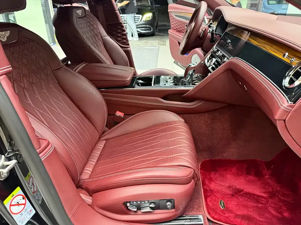 Bentley Flying Spur 2025 из CN, фото 7