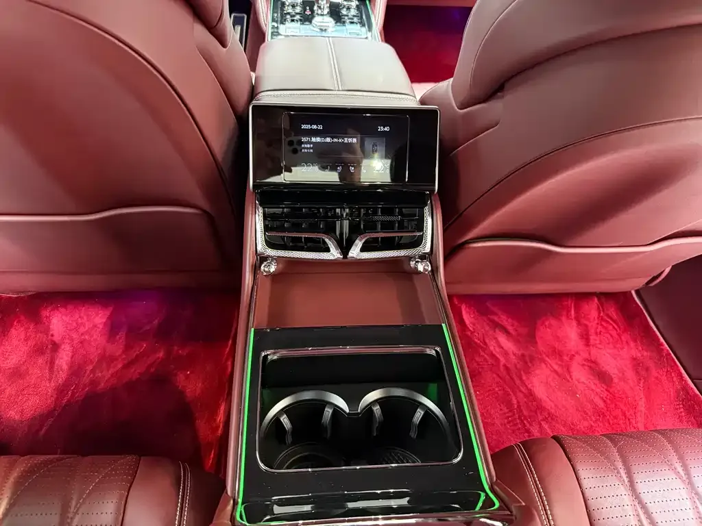 Bentley Flying Spur 2025 из CN, фото 9