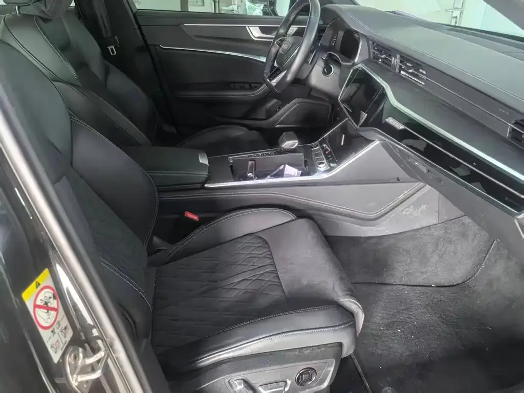 Audi A6L 2024 из CN, фото 8