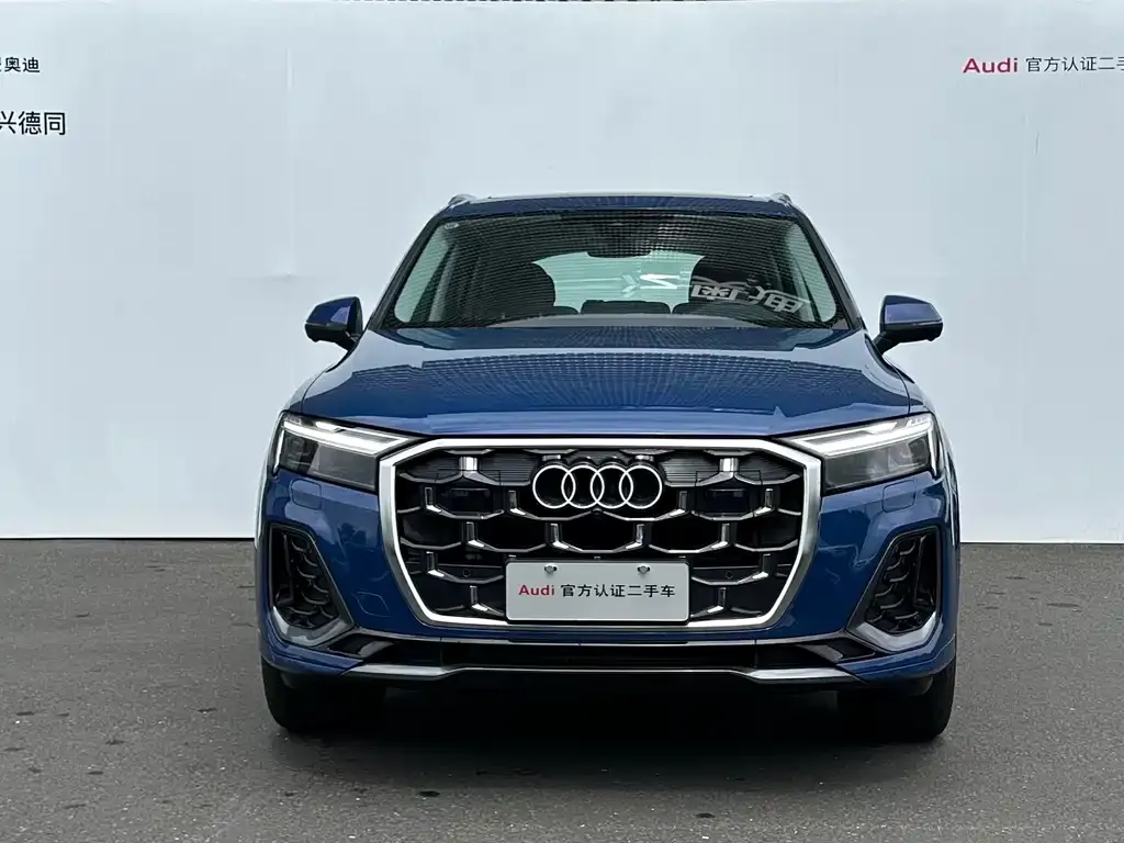 Audi Q7 2024 из CN, фото 2