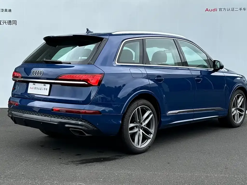 Audi Q7 2024 из CN, фото 3