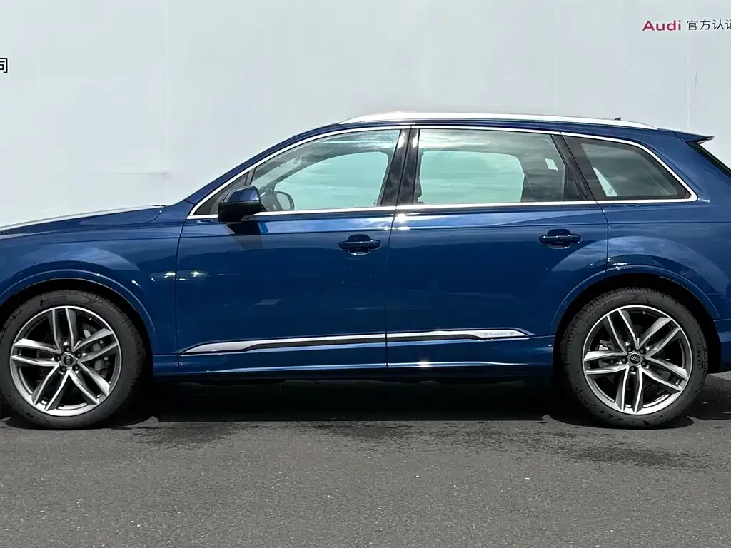 Audi Q7 2024 из CN, фото 5