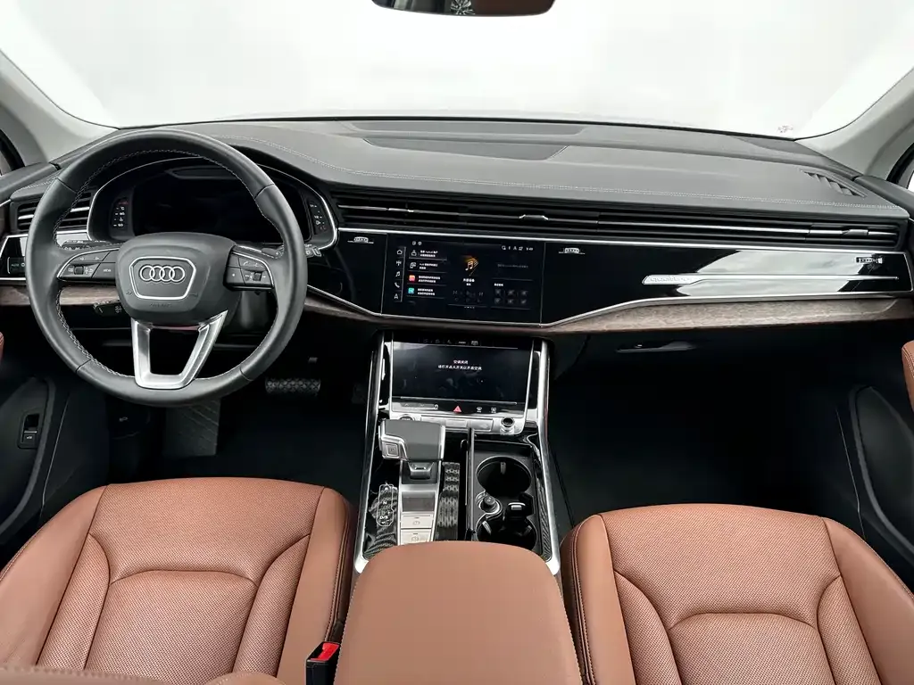 Audi Q7 2024 из CN, фото 8