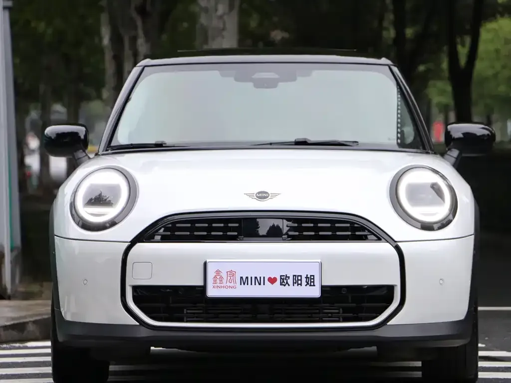 MINI Cooper (3-door) 2025 из CN, фото 2
