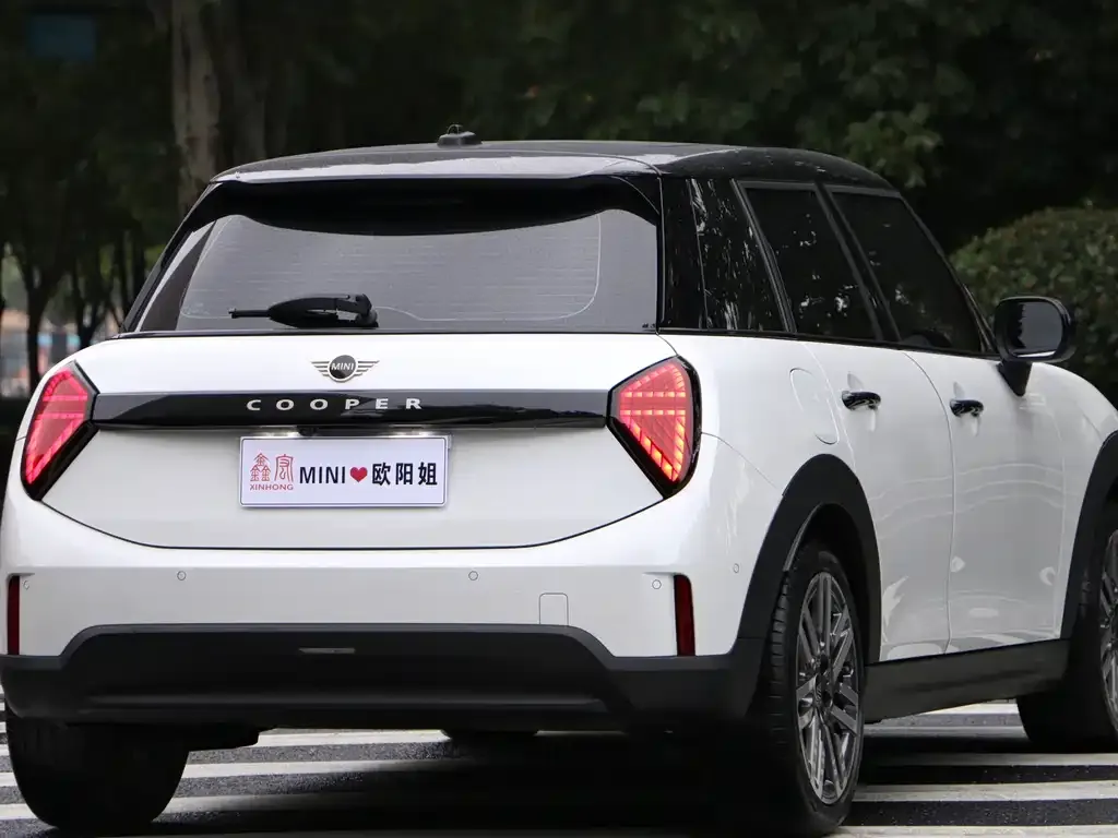 MINI Cooper (3-door) 2025 из CN, фото 4