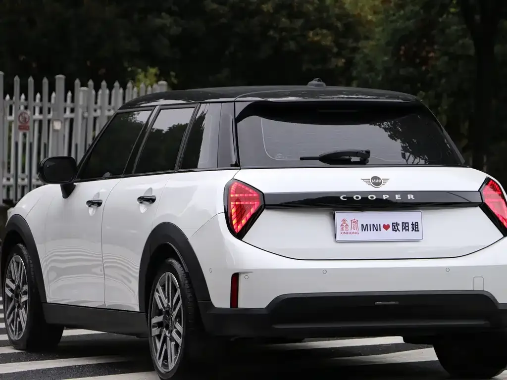 MINI Cooper (3-door) 2025 из CN, фото 6
