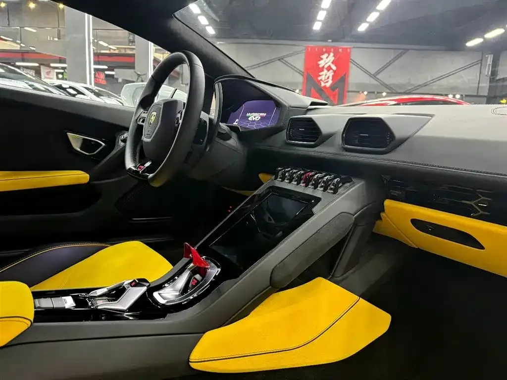 Lamborghini Huracan 2023 из CN, фото 3
