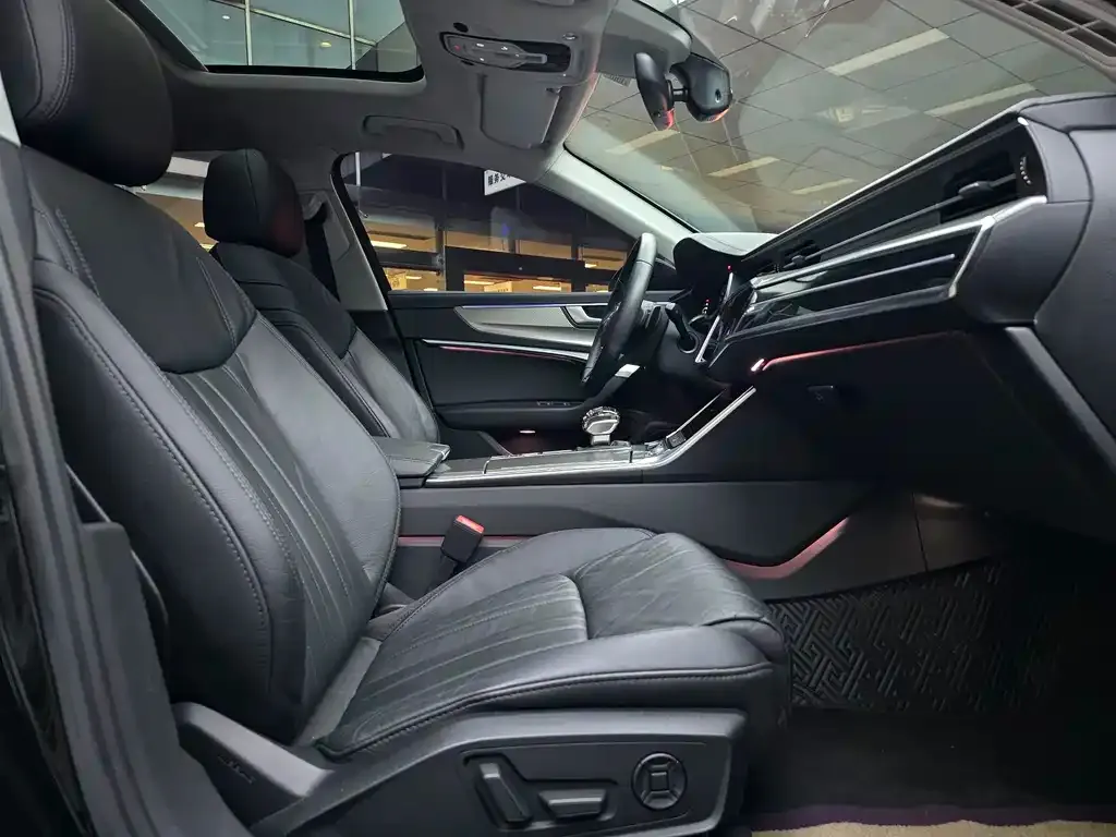 Audi A6L 2021 из CN, фото 9