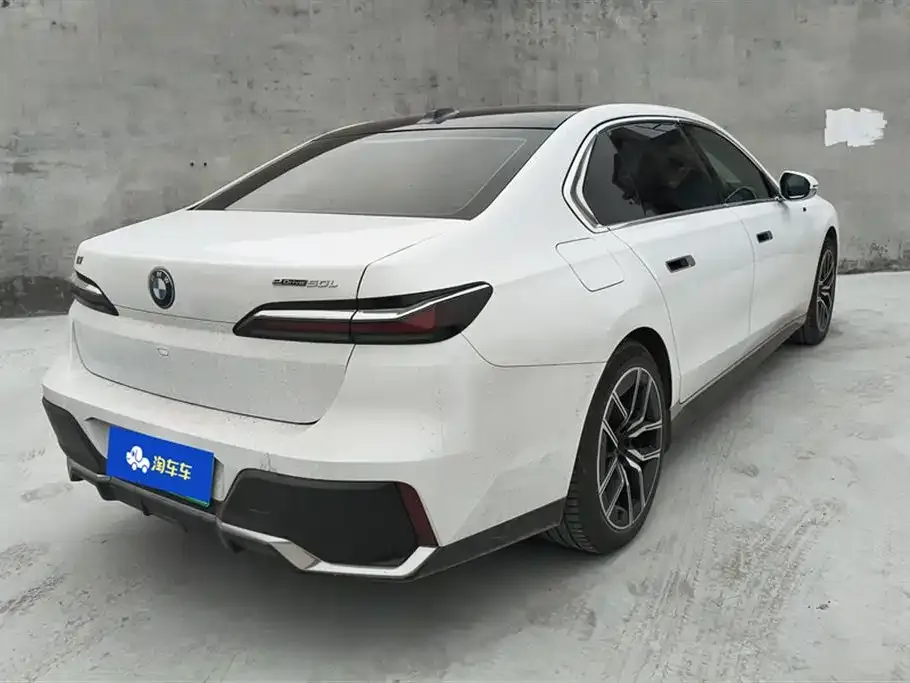 BMW i7 2023 из CN, фото 3
