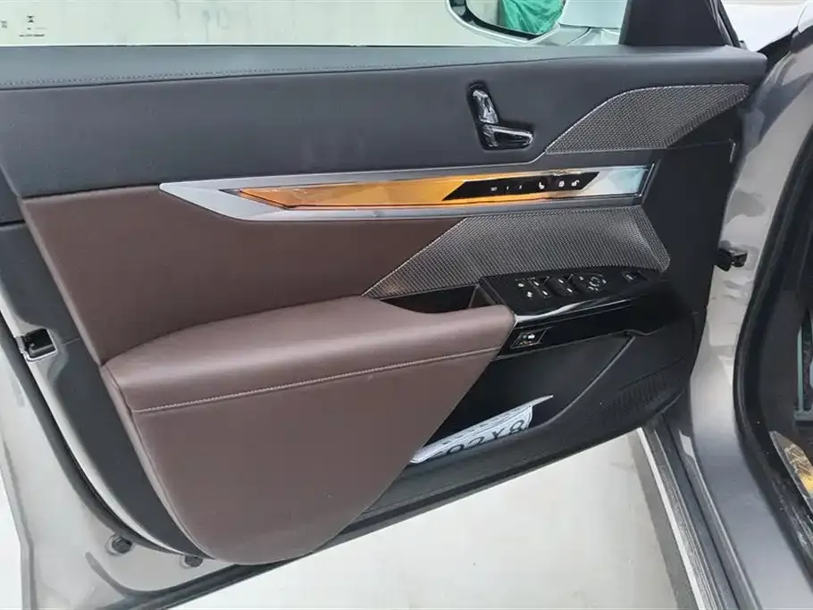 BMW i7 2023 из CN, фото 7