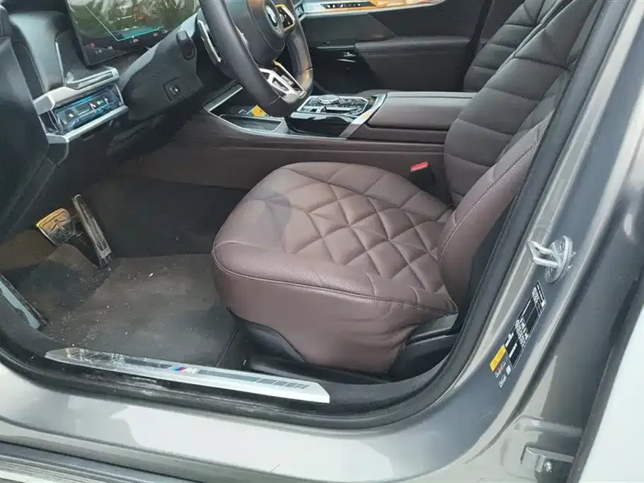 BMW i7 2023 из CN, фото 9