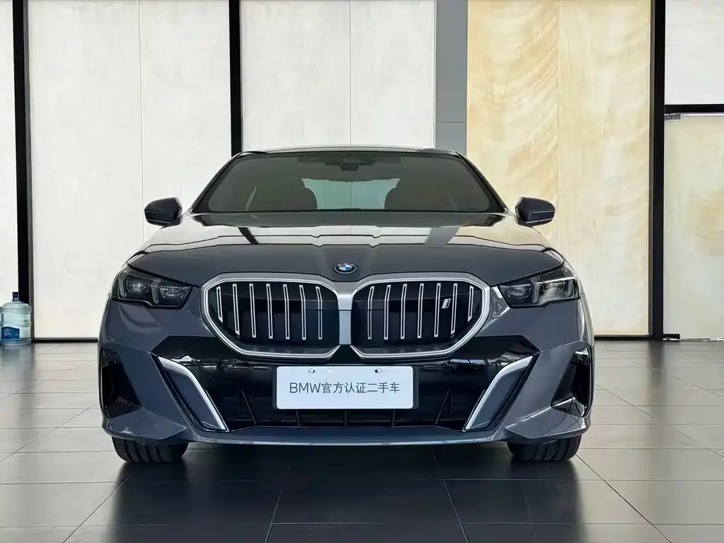 BMW i5 2025 из CN, фото 2