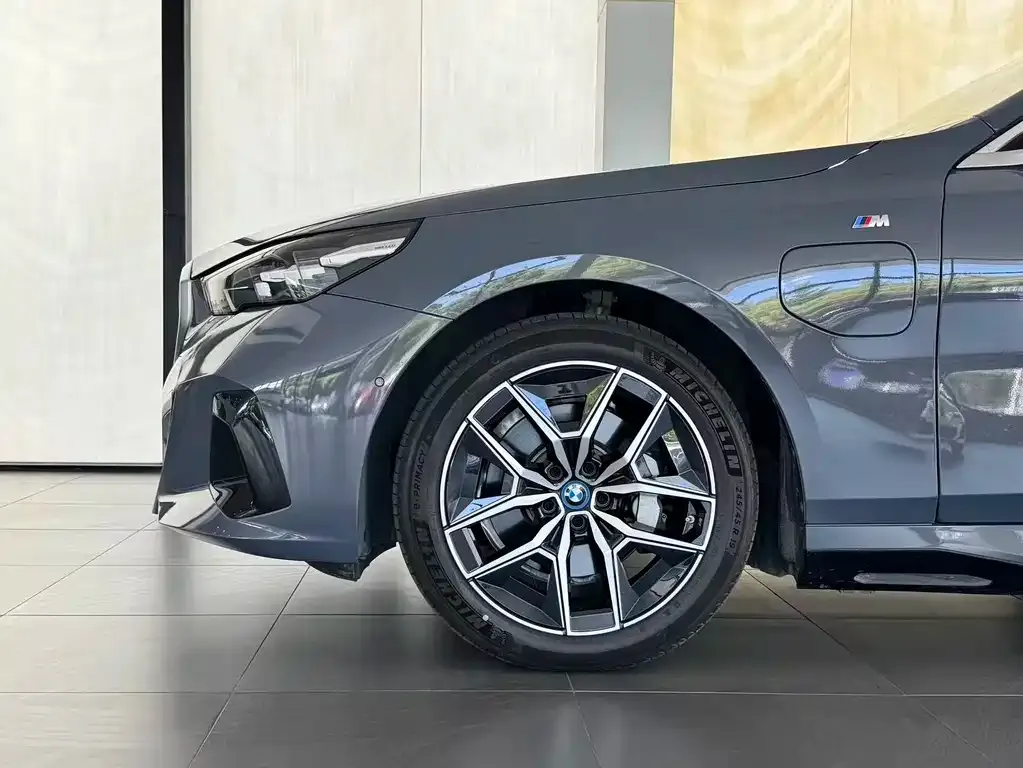 BMW i5 2025 из CN, фото 4