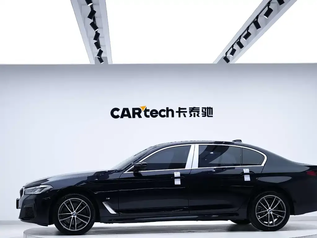 BMW 5 Series 2022 из CN, фото 4
