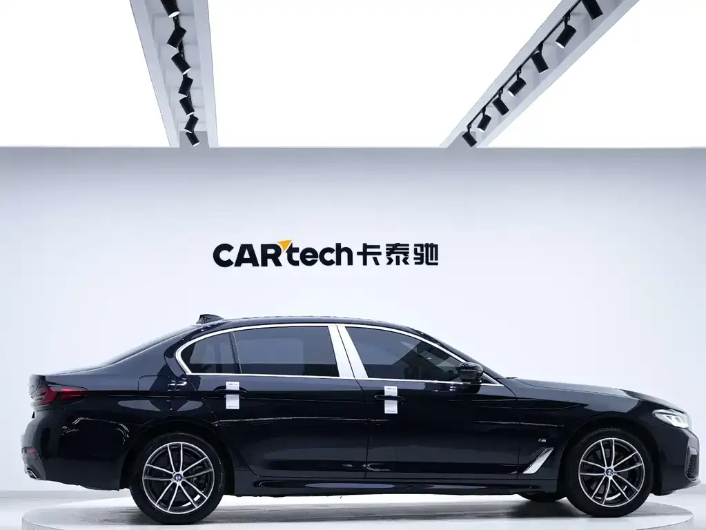 BMW 5 Series 2022 из CN, фото 5