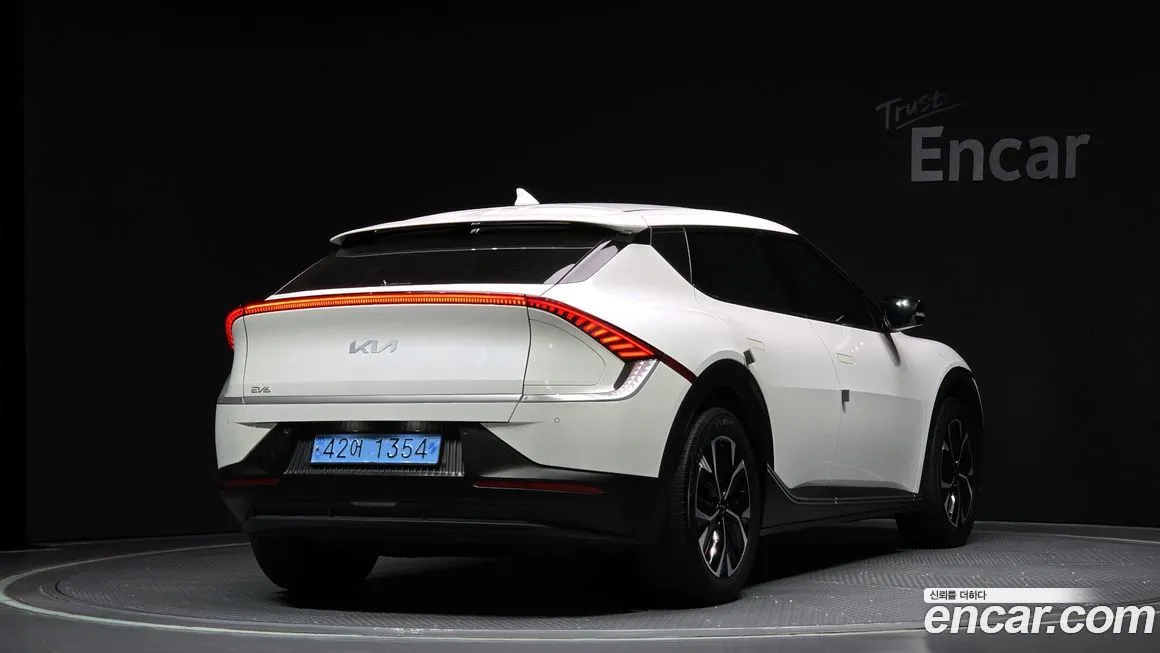 Kia EV6 2023 из KR, фото 2