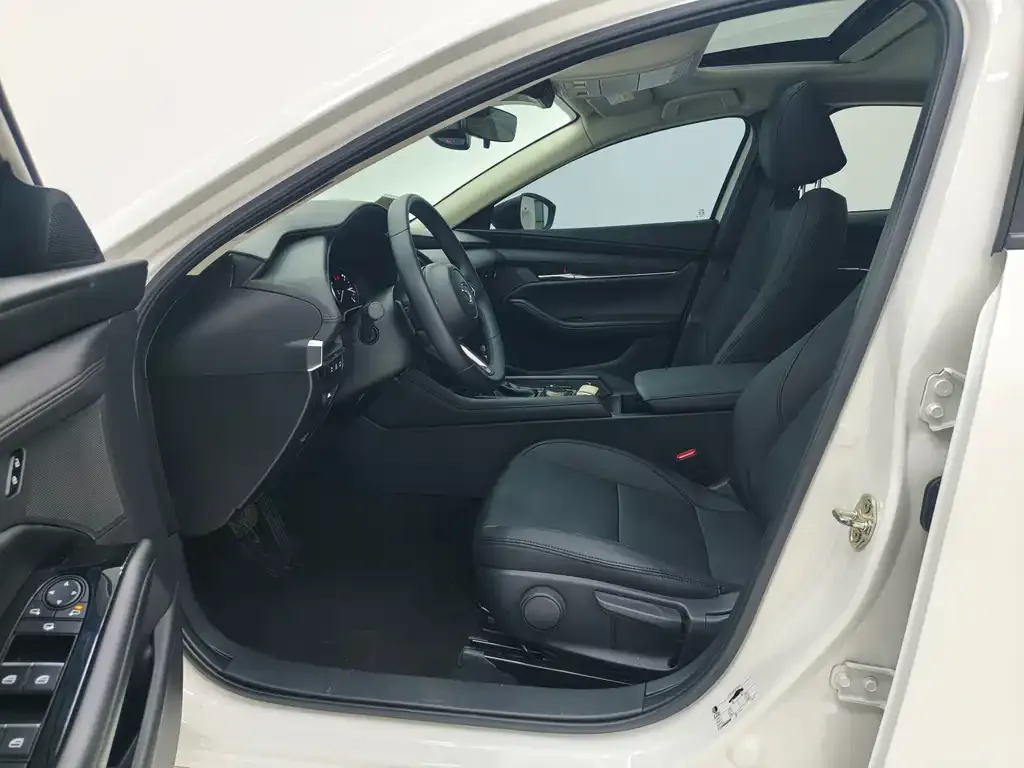 Mazda 3 Axela 2022 из CN, фото 7