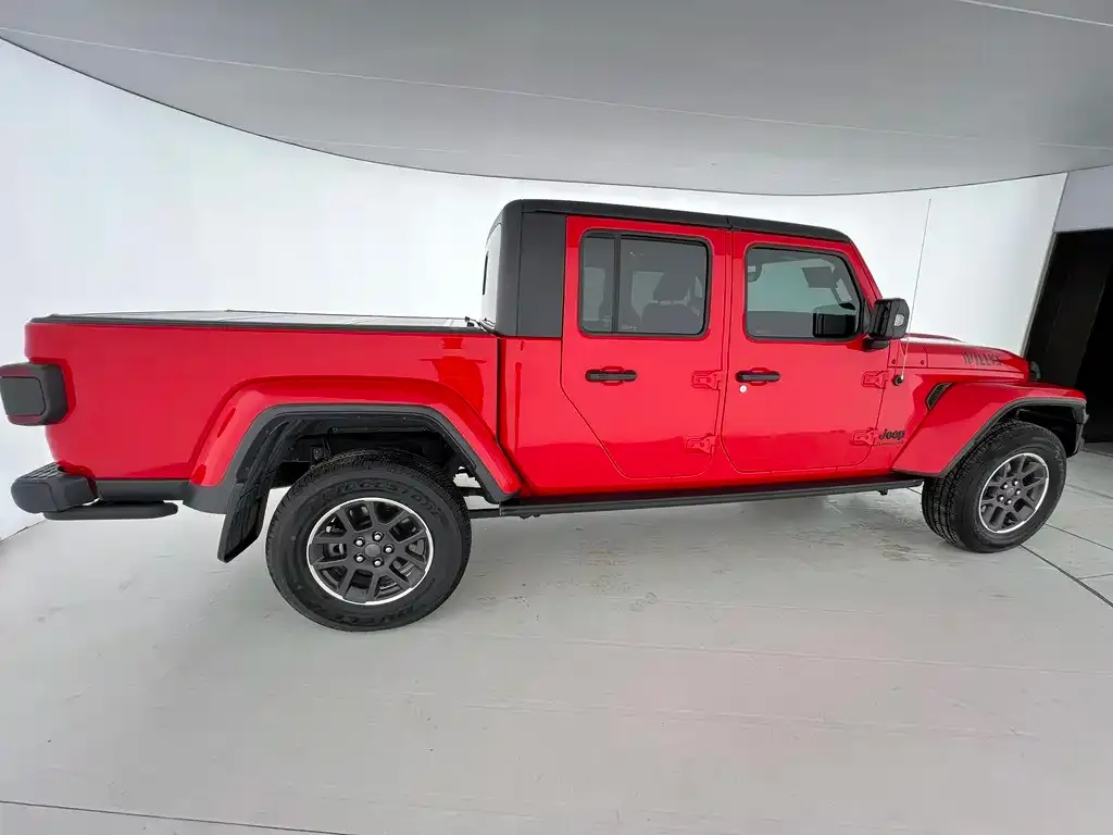 Jeep Gladiator 2023 из CN, фото 8