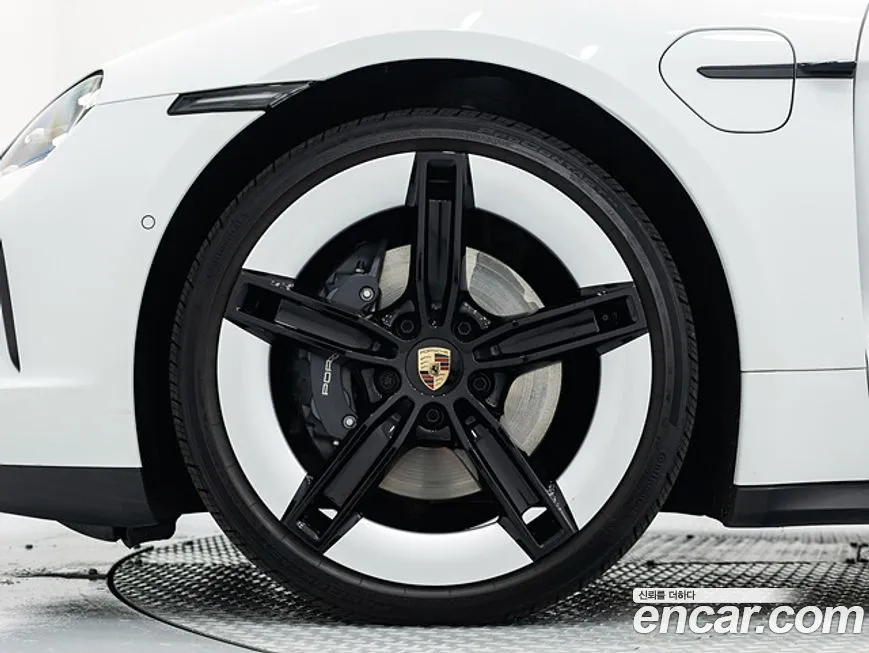 Porsche Taycan 2025 из KR, фото 5