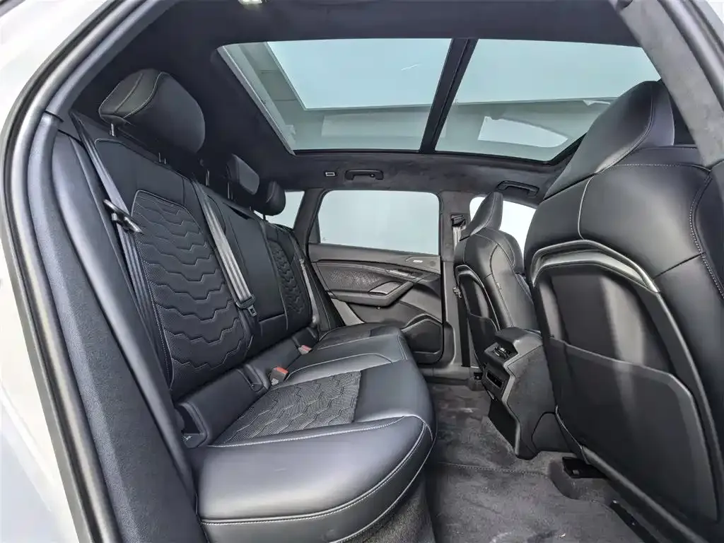 Audi Q6L e-tron 2025 из CN, фото 8