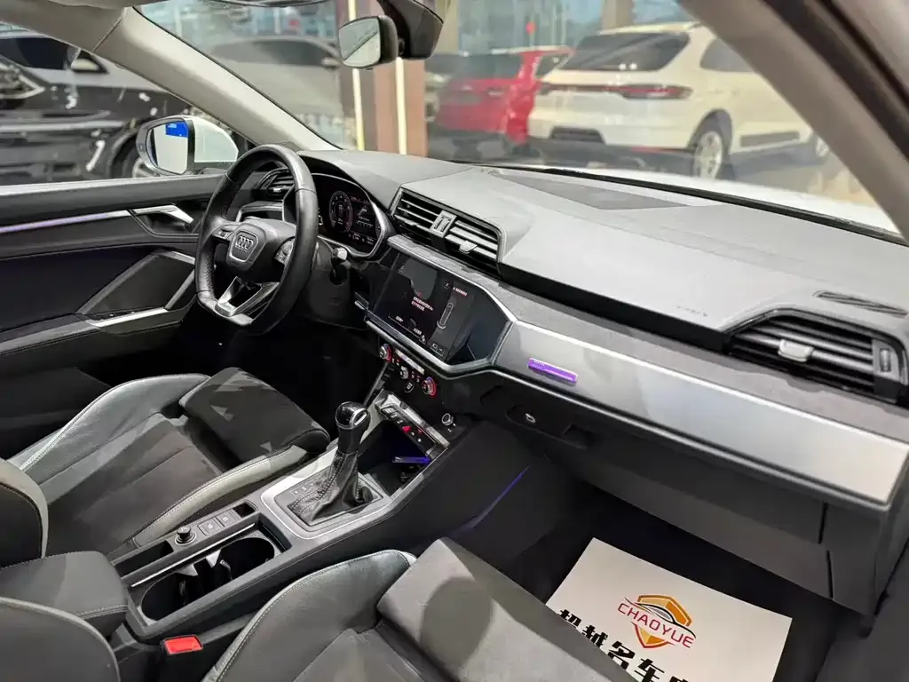 Audi Q3 2023 из CN, фото 10