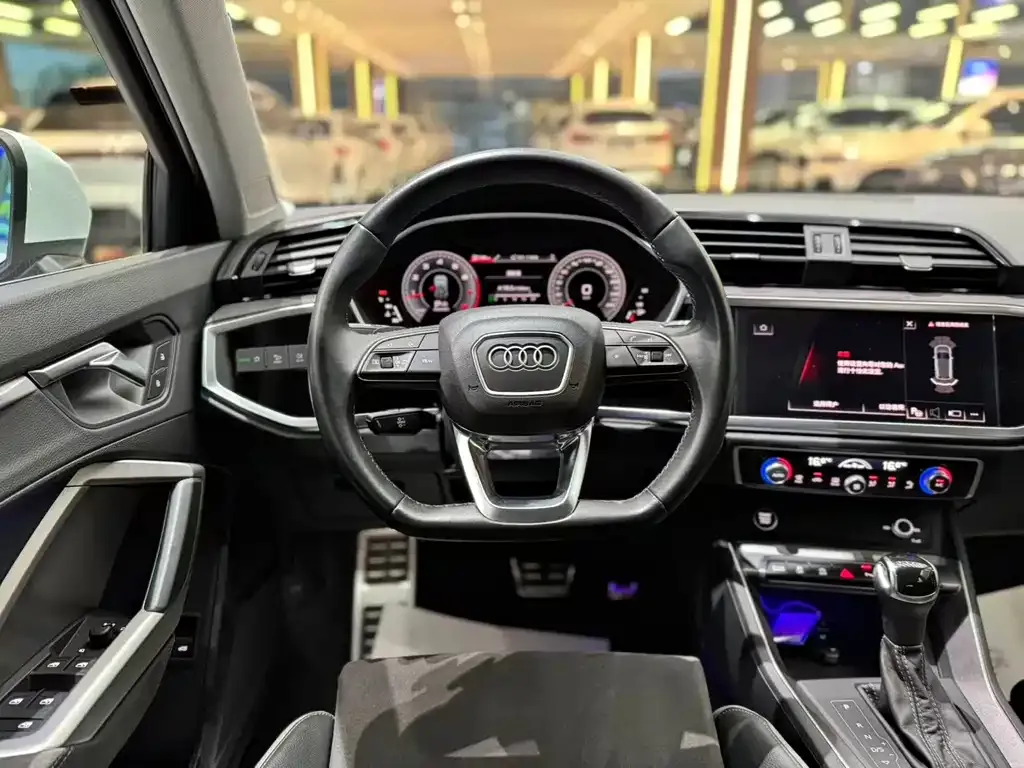 Audi Q3 2023 из CN, фото 8