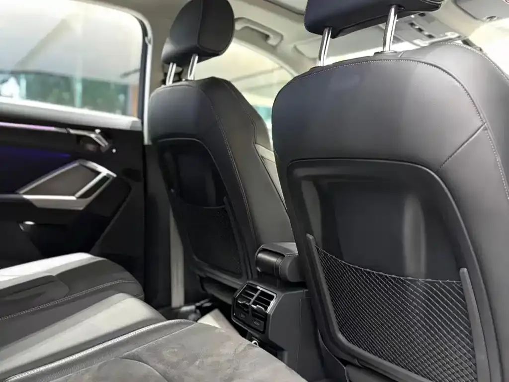 Audi Q3 2023 из CN, фото 9