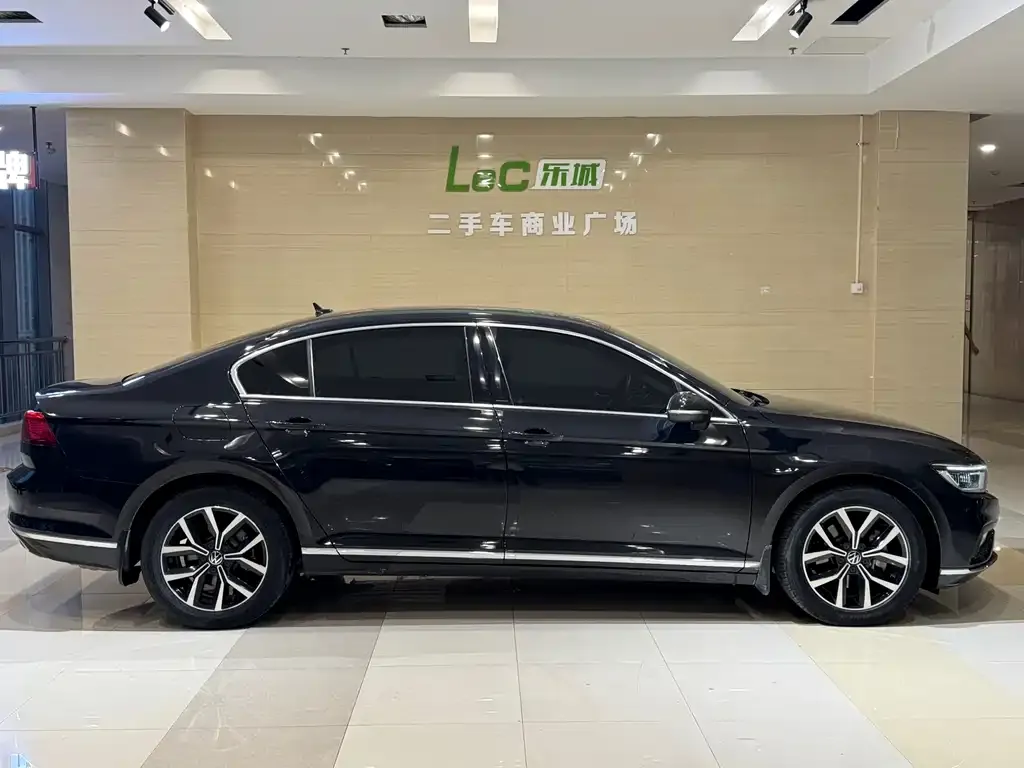 Volkswagen Magotan 2023 из CN, фото 4