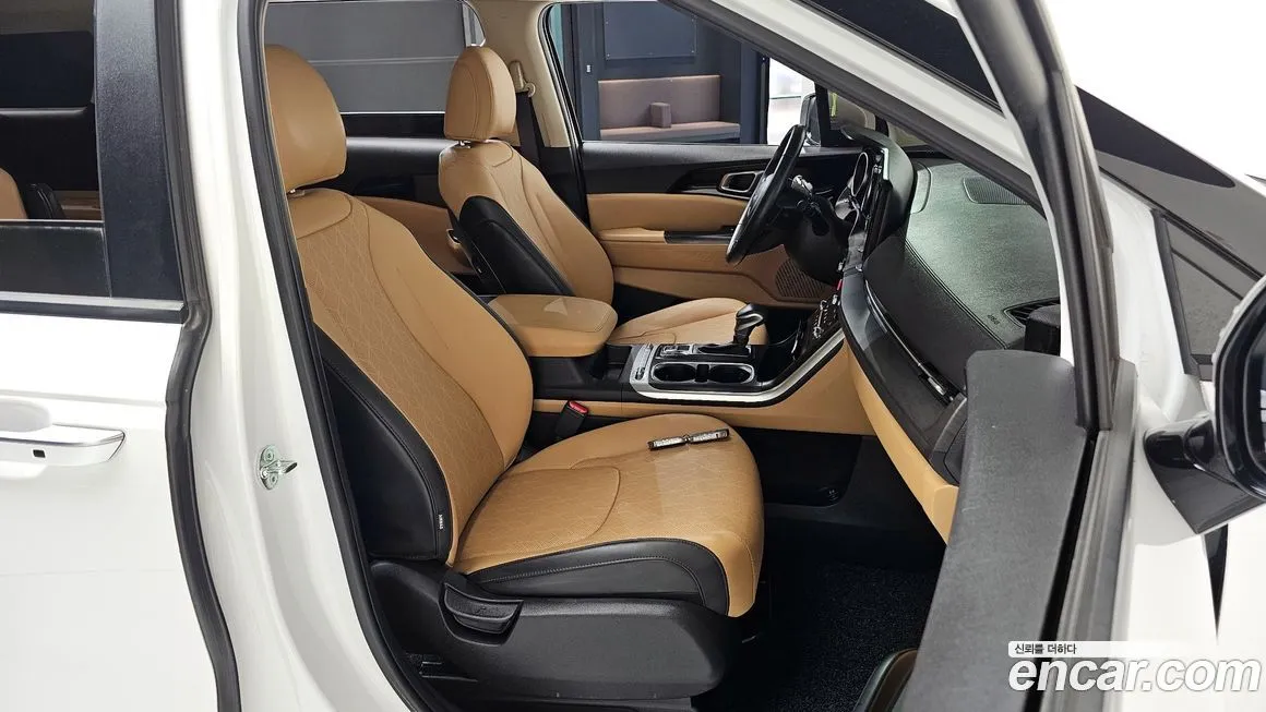 Kia Carnival — фото 10