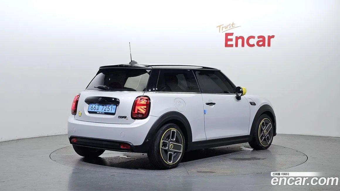 Mini Cooper 2022 из KR, фото 2