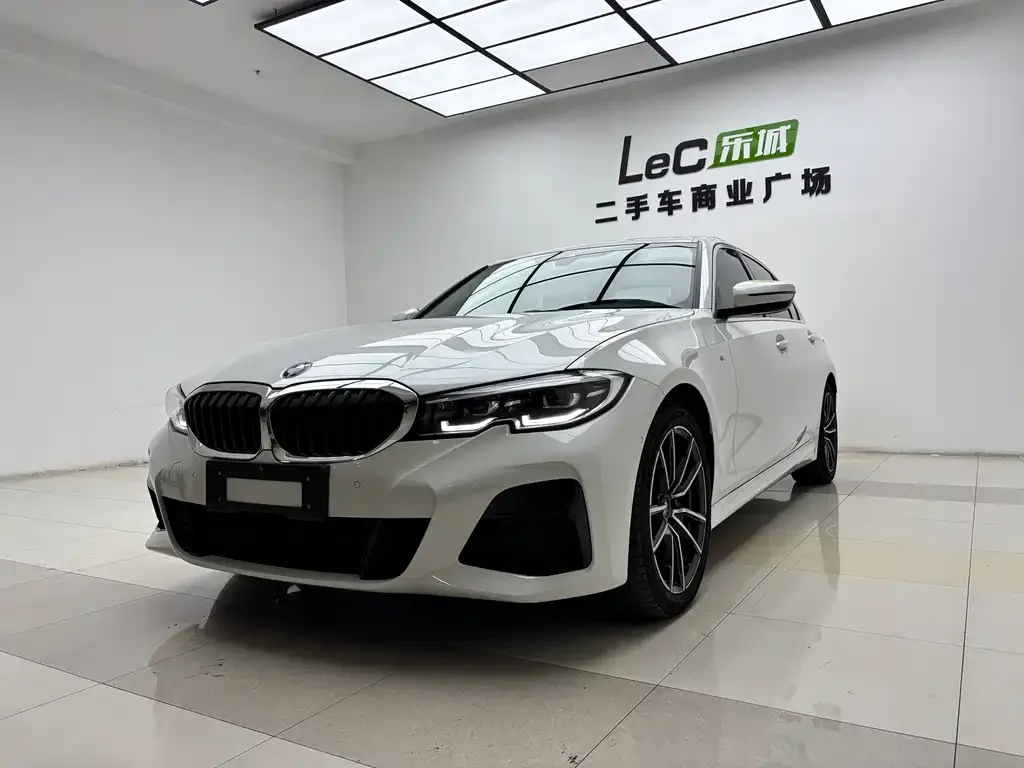 BMW 3 Series 2022 из CN, фото 1