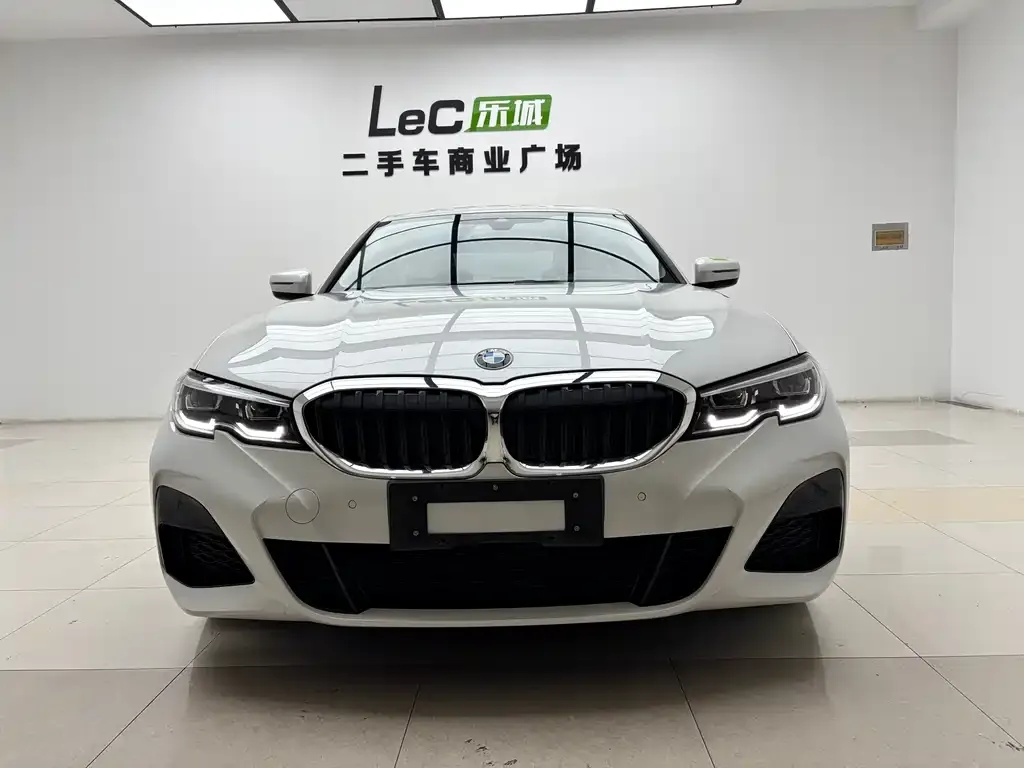 BMW 3 Series 2022 из CN, фото 2