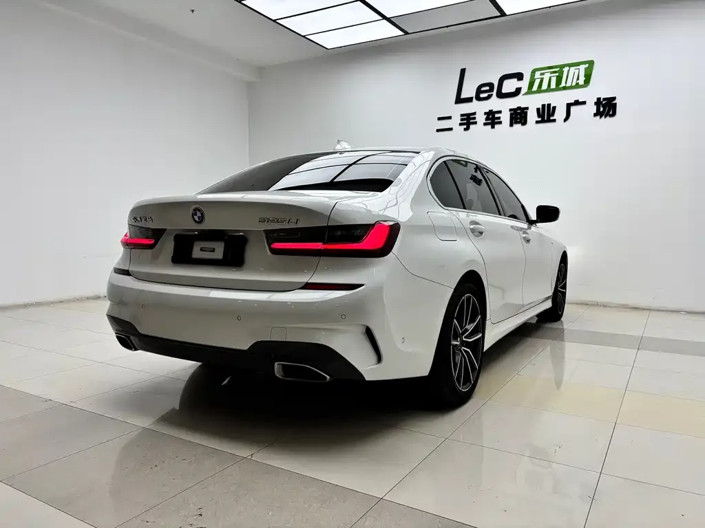 BMW 3 Series 2022 из CN, фото 8
