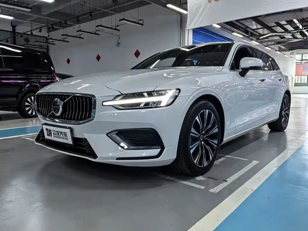 Volvo V60 2025 из CN, фото 1