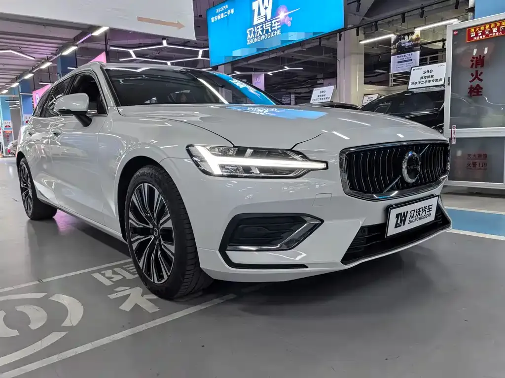 Volvo V60 2025 из CN, фото 3