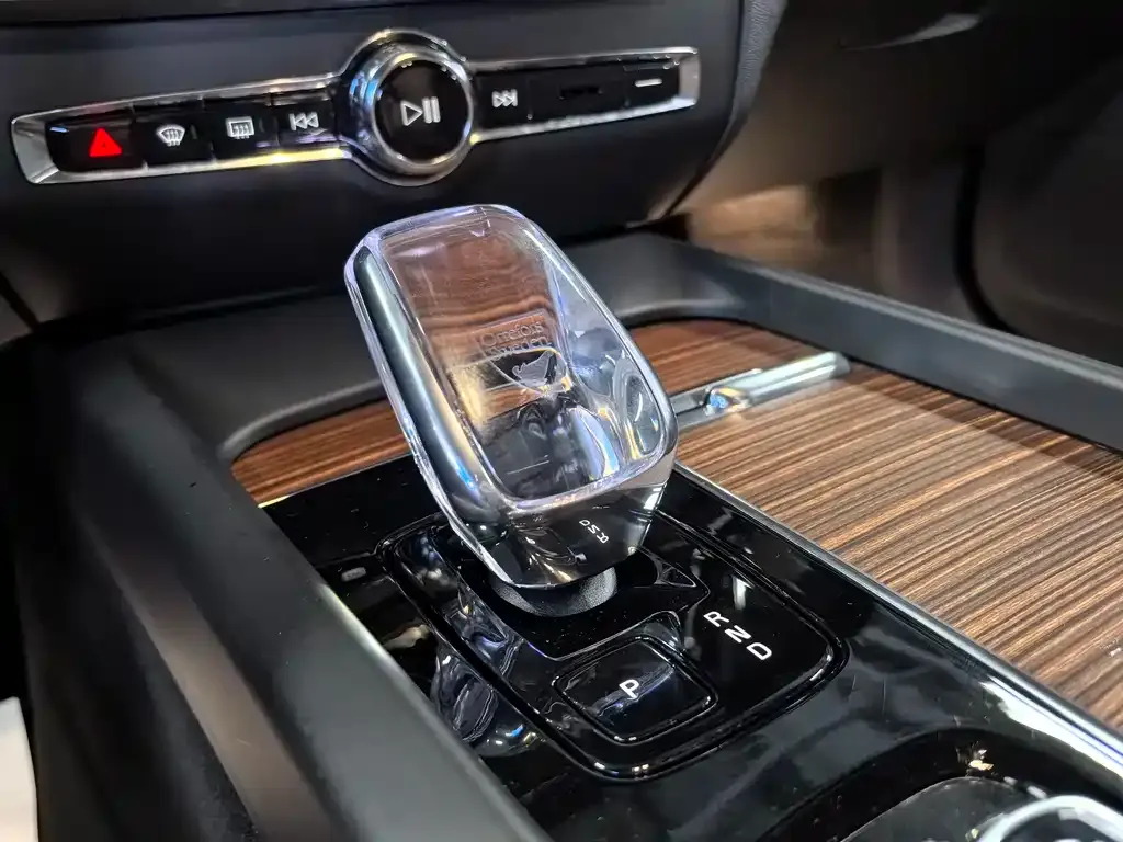 Volvo V60 2025 из CN, фото 9