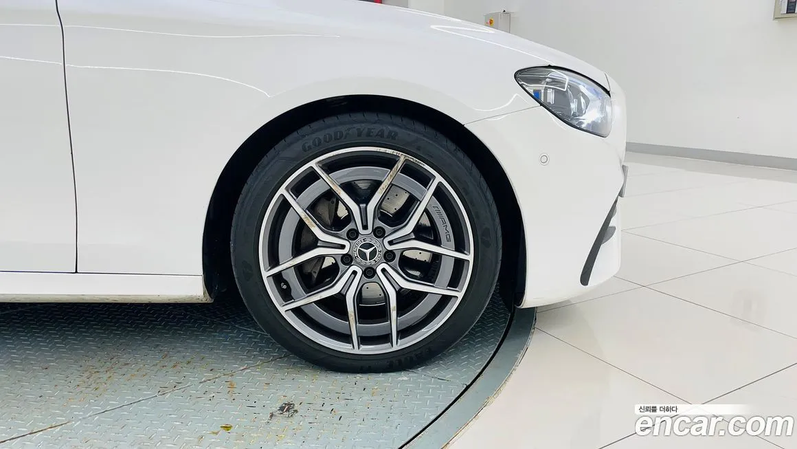 Mercedes-Benz E-Class 2023 из KR, фото 9