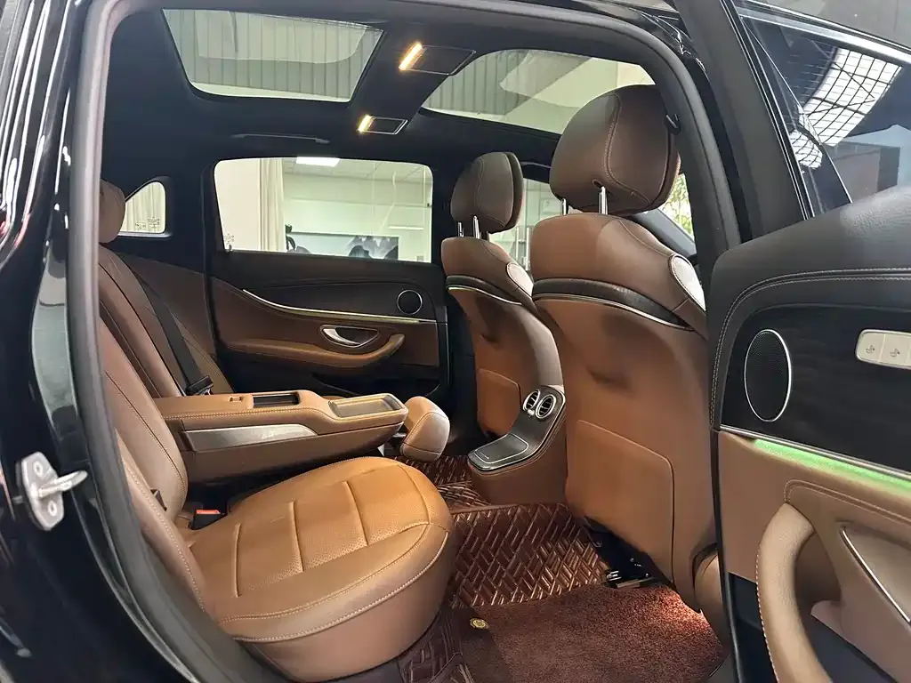 Mercedes-Benz E-Class 2023 из CN, фото 8