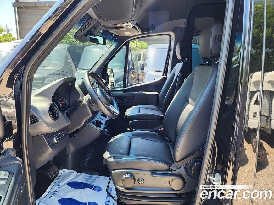Mercedes-Benz Sprinter 2023 из KR, фото 10