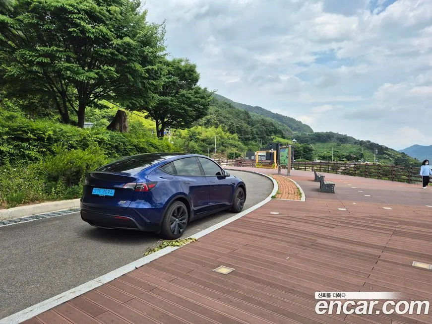 Tesla Model Y 2023 из KR, фото 2