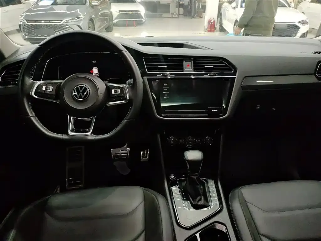 Volkswagen Tiguan L 2021 из CN, фото 10
