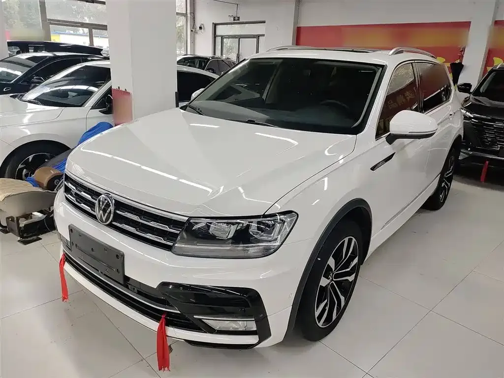 Volkswagen Tiguan L 2021 из CN, фото 2