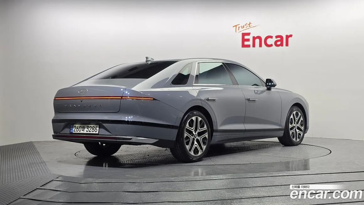 Hyundai Grandeur 2023 из KR, фото 2