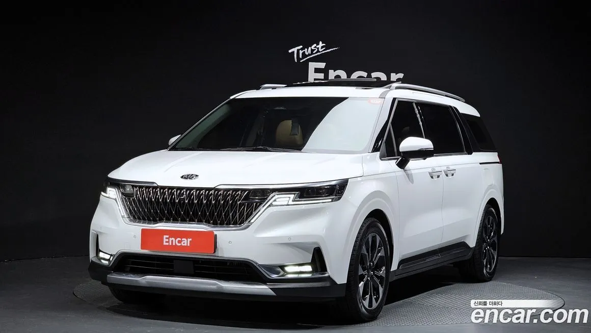 Kia Carnival — фото 1