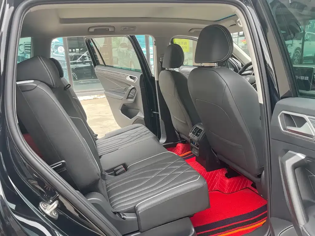 Volkswagen Tiguan L 2023 из CN, фото 10