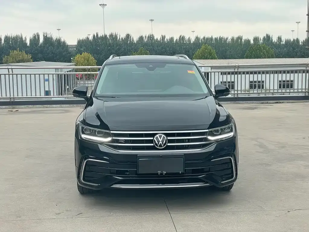 Volkswagen Tiguan L 2023 из CN, фото 2