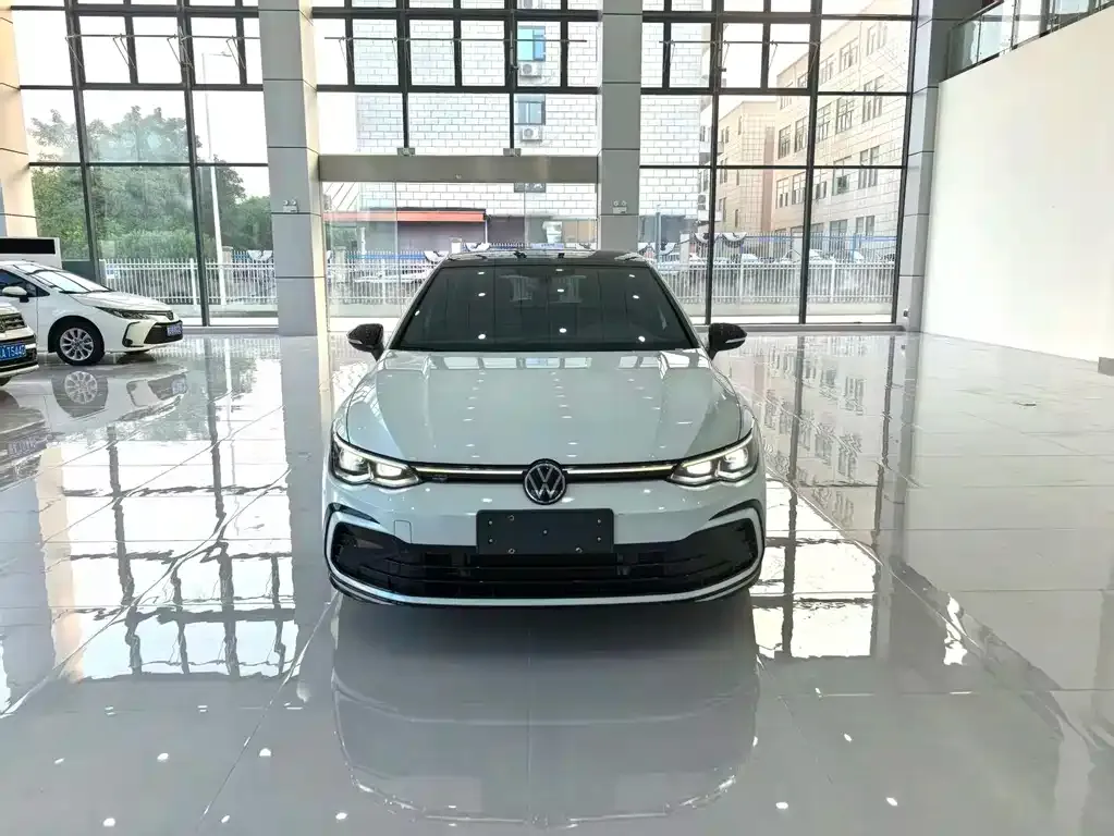 Volkswagen Golf 2022 из CN, фото 2
