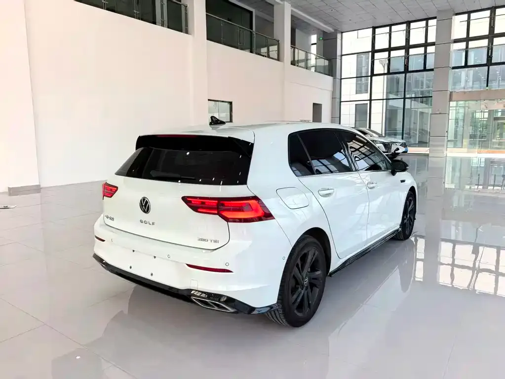 Volkswagen Golf 2022 из CN, фото 4