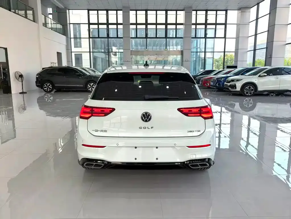 Volkswagen Golf 2022 из CN, фото 5
