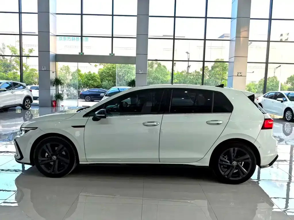 Volkswagen Golf 2022 из CN, фото 8